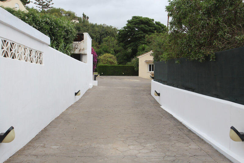 10 bedroom Villa for sale