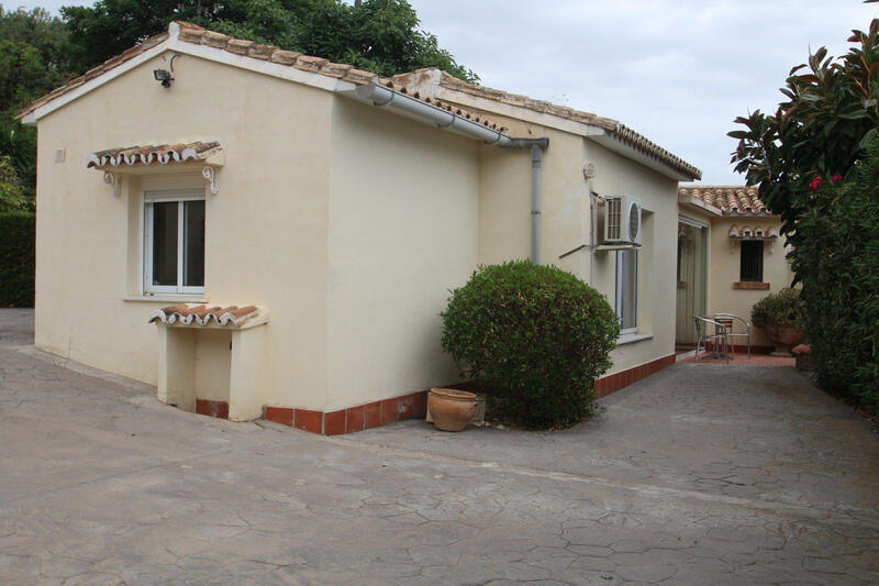 10 bedroom Villa for sale