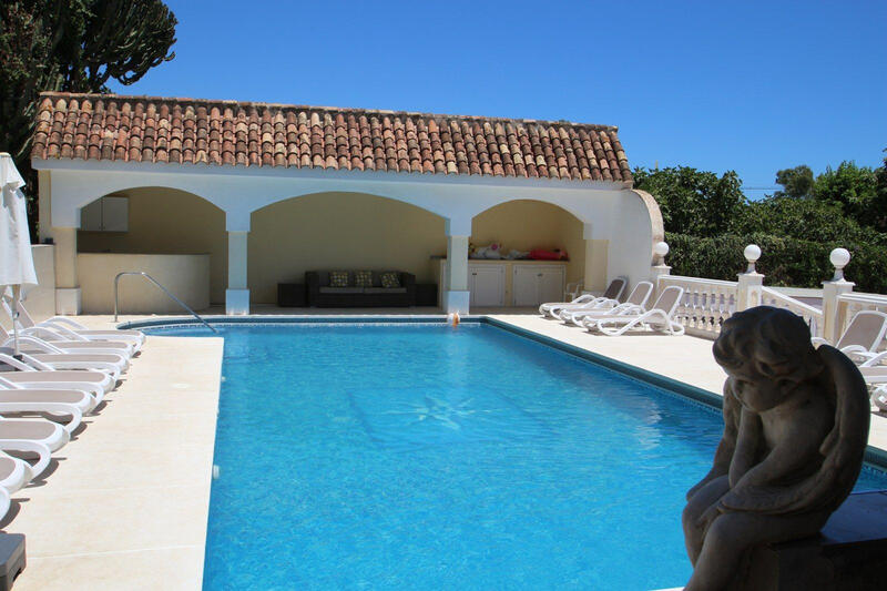10 bedroom Villa for sale