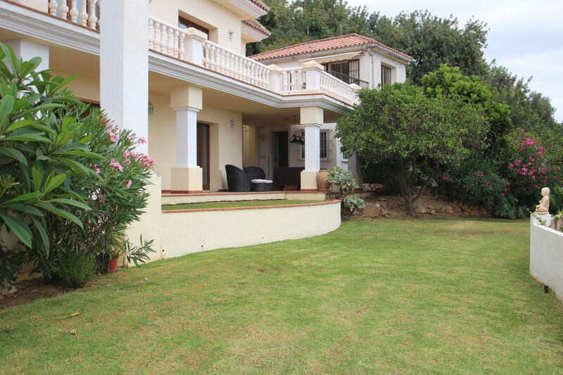 10 bedroom Villa for sale