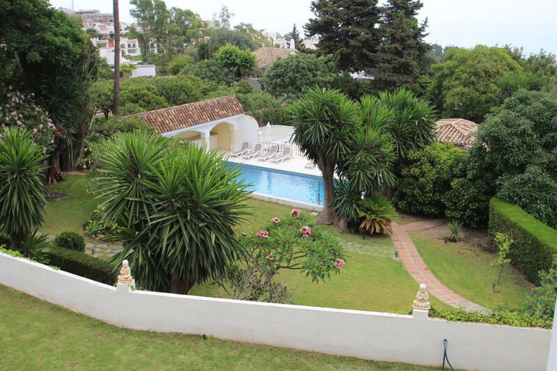 10 bedroom Villa for sale
