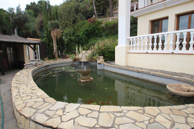 10 bedroom Villa for sale