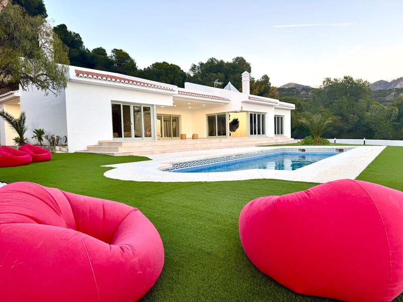 3 bedroom Villa for sale