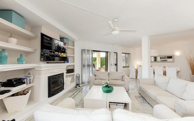 6 bedroom Villa for sale