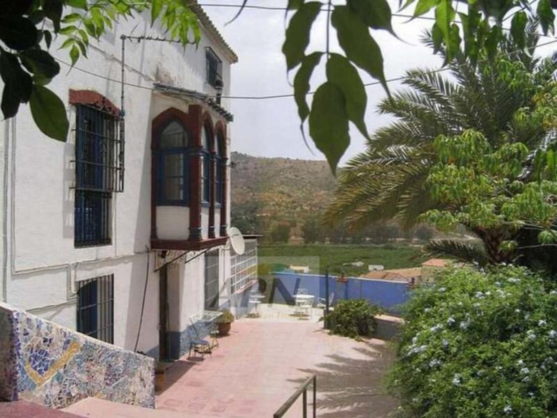 11 bedroom Villa for sale