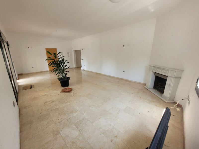 4 bedroom Villa for sale