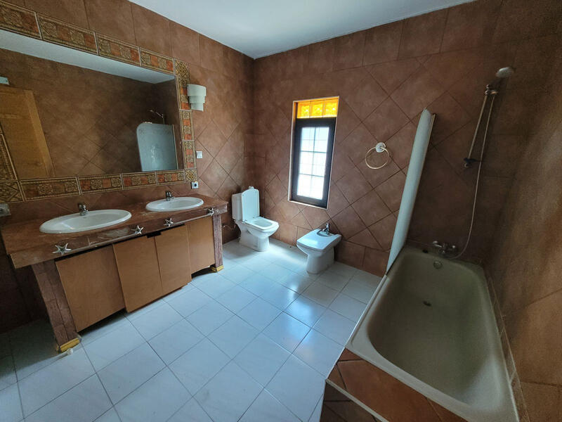 4 bedroom Villa for sale