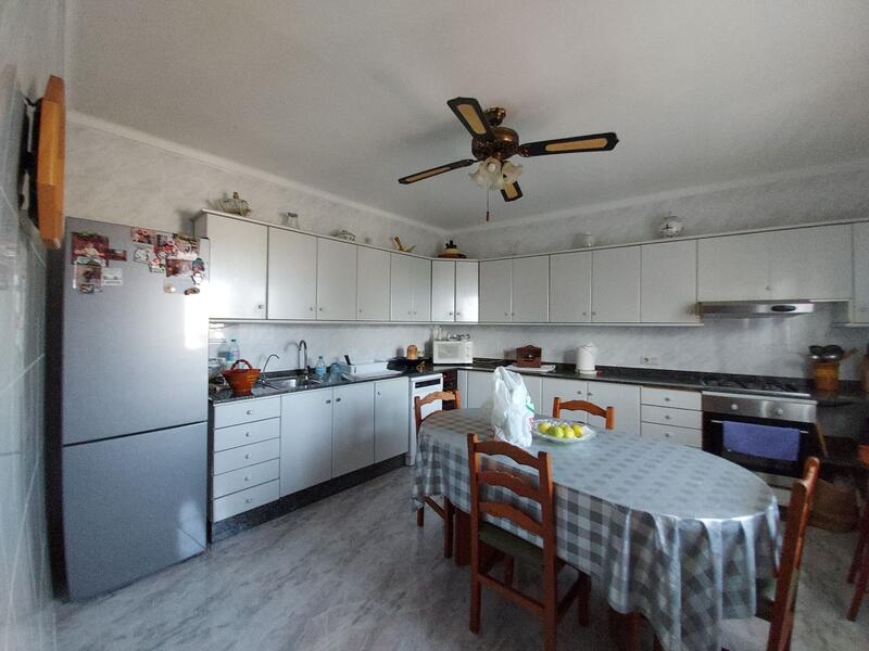 3 bedroom Townhouse for sale