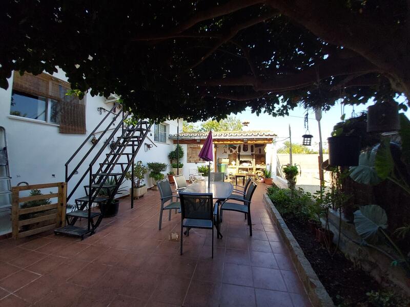 3 bedroom Townhouse for sale