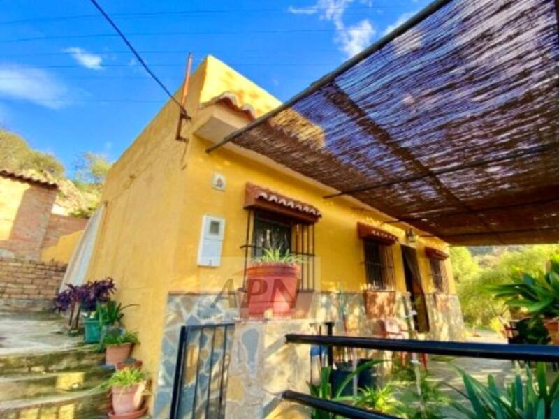 4 bedroom Country House for sale