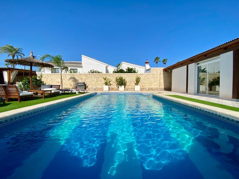 Villa for sale in Ciudad Quesada, Alicante