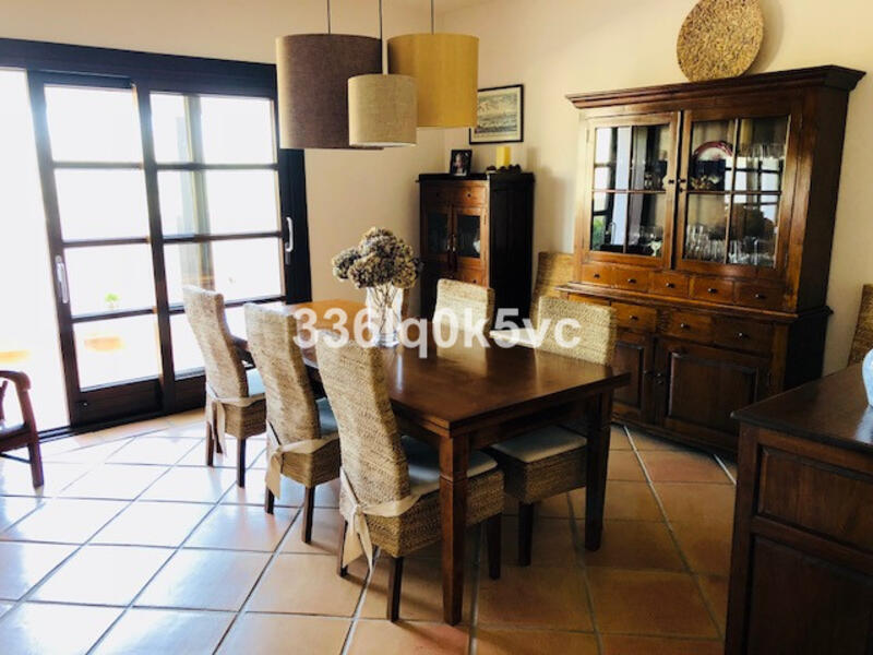 4 bedroom Townhouse for sale