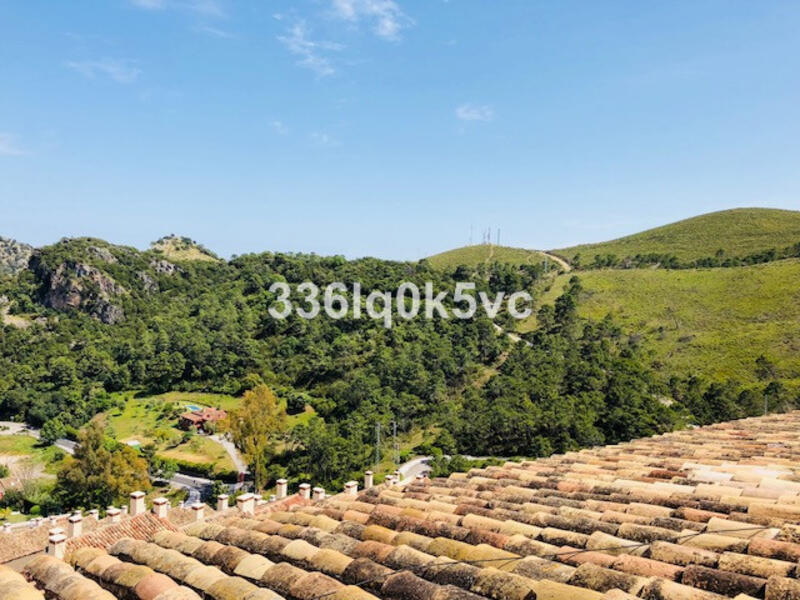 4 bedroom Townhouse for sale