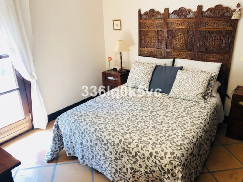 4 bedroom Townhouse for sale