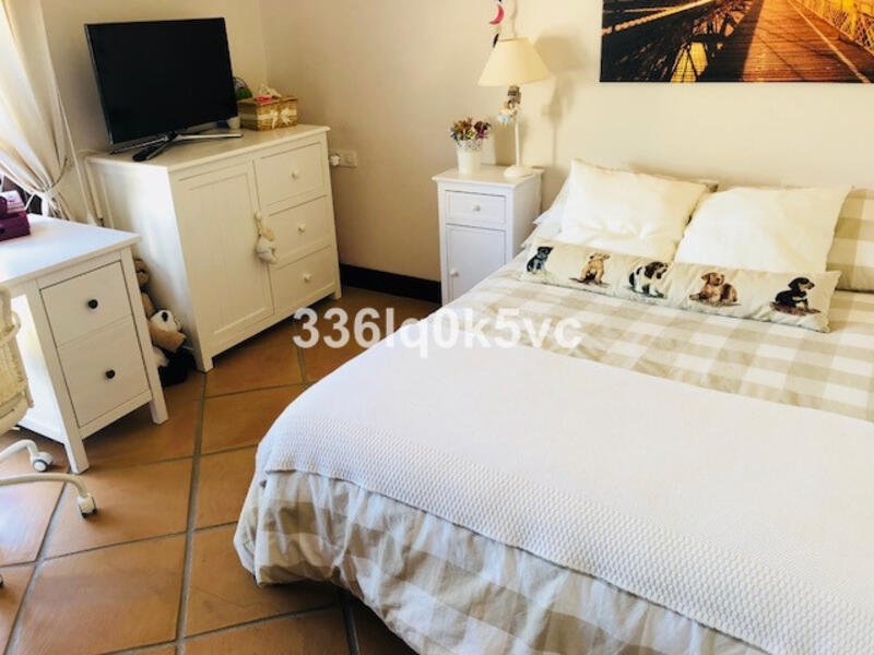 4 bedroom Townhouse for sale