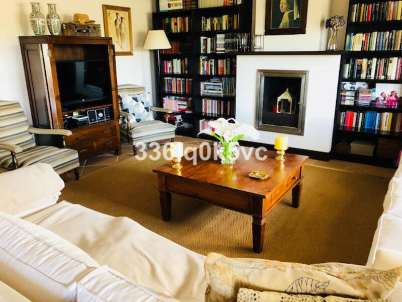 4 bedroom Townhouse for sale