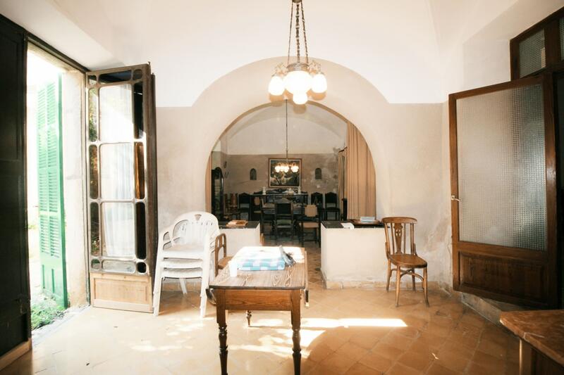 8 bedroom Townhouse for sale