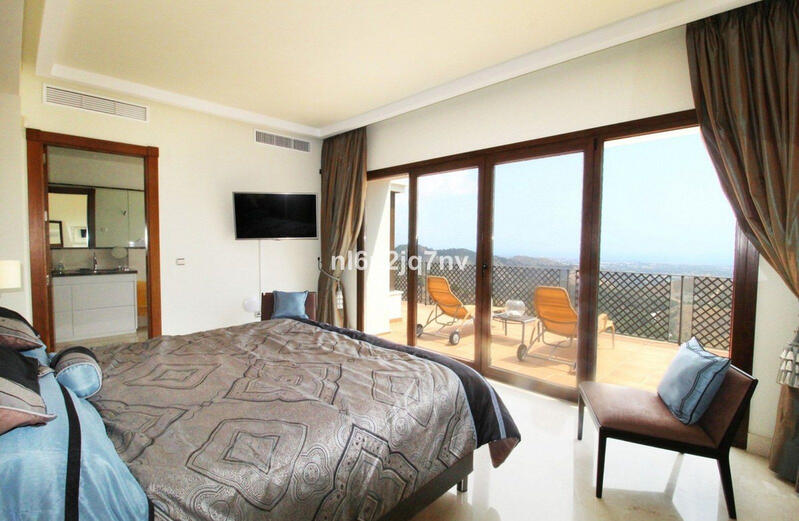 5 bedroom Villa for sale