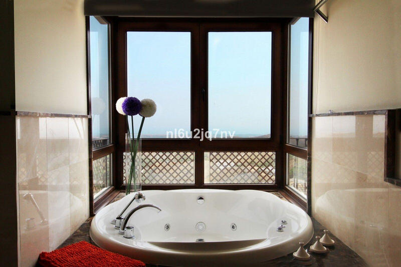 5 bedroom Villa for sale