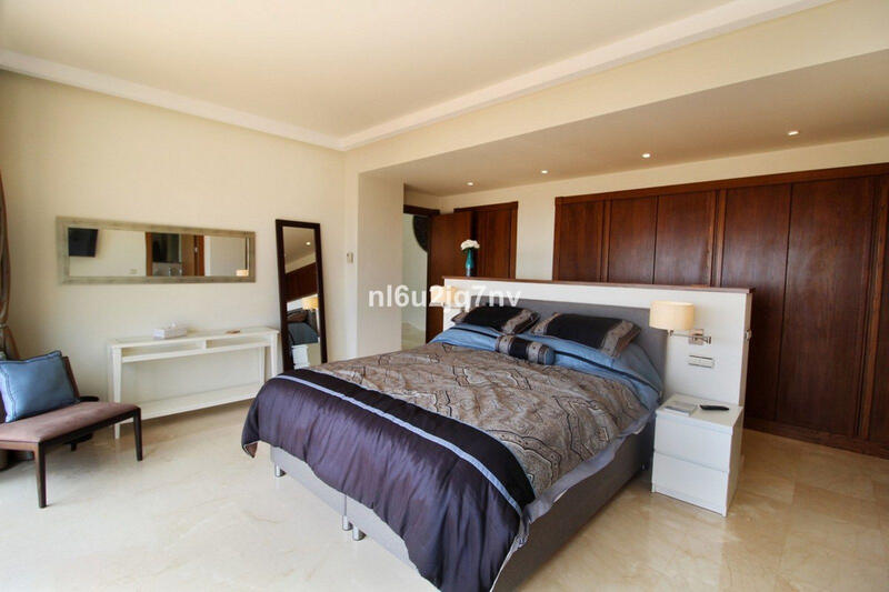 5 bedroom Villa for sale