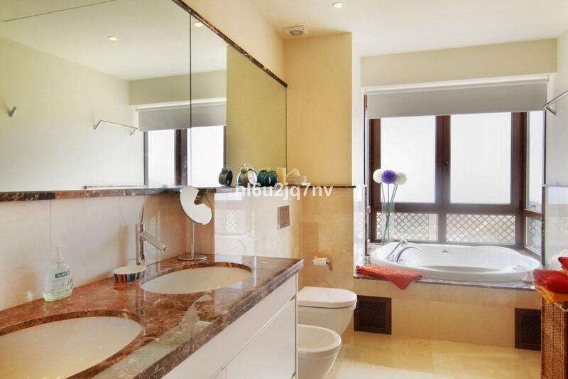 5 bedroom Villa for sale