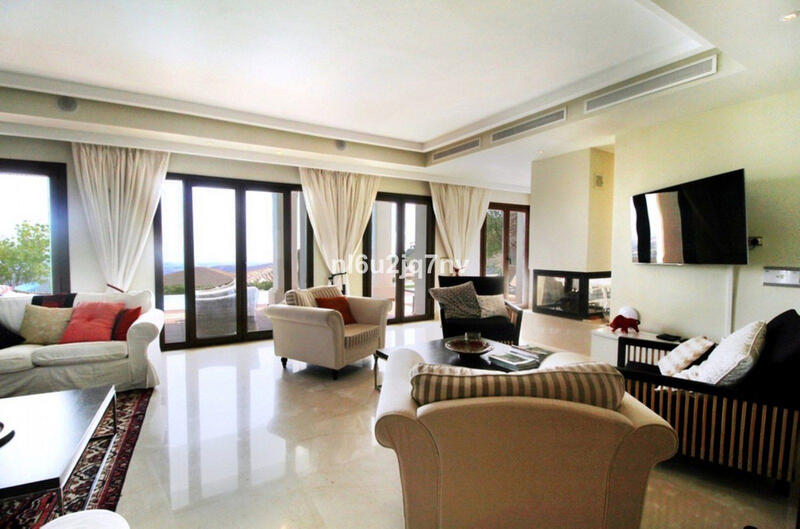 5 bedroom Villa for sale
