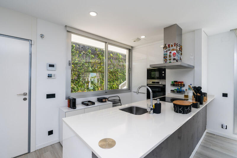 3 bedroom Townhouse for sale
