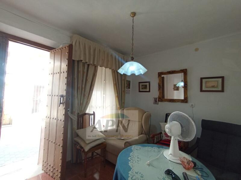 4 bedroom Townhouse for sale