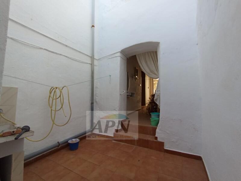 4 bedroom Townhouse for sale