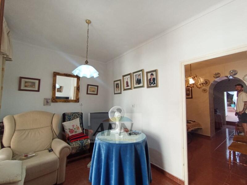 4 bedroom Townhouse for sale