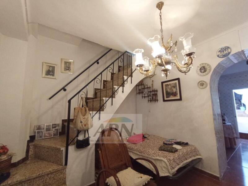 4 bedroom Townhouse for sale
