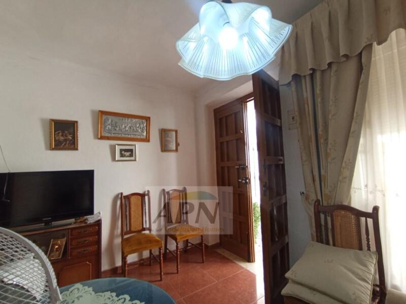 4 bedroom Townhouse for sale