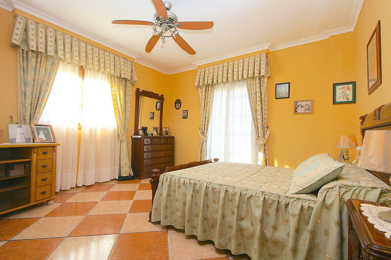 8 bedroom Villa for sale