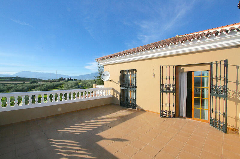 8 bedroom Villa for sale