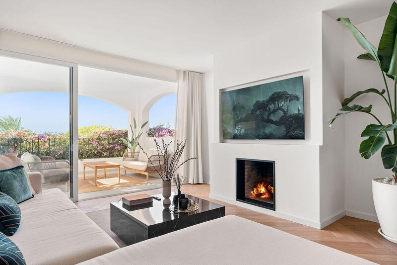 4 bedroom Townhouse for sale