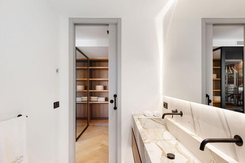 4 bedroom Townhouse for sale
