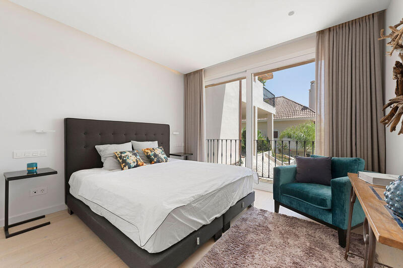 4 bedroom Apartment for sale