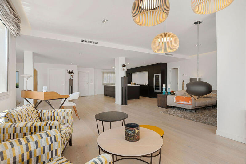 4 bedroom Apartment for sale