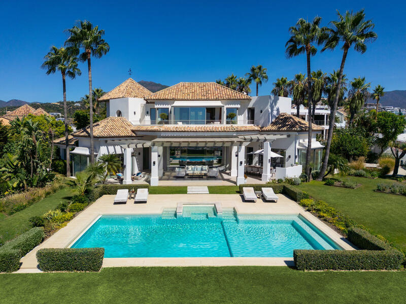 вилла продается в Benahavis, Málaga