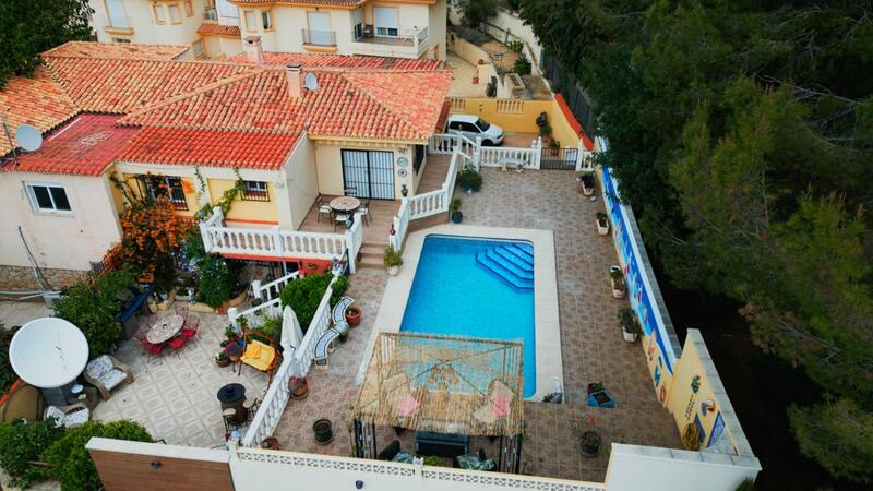 5 bedroom Villa for sale
