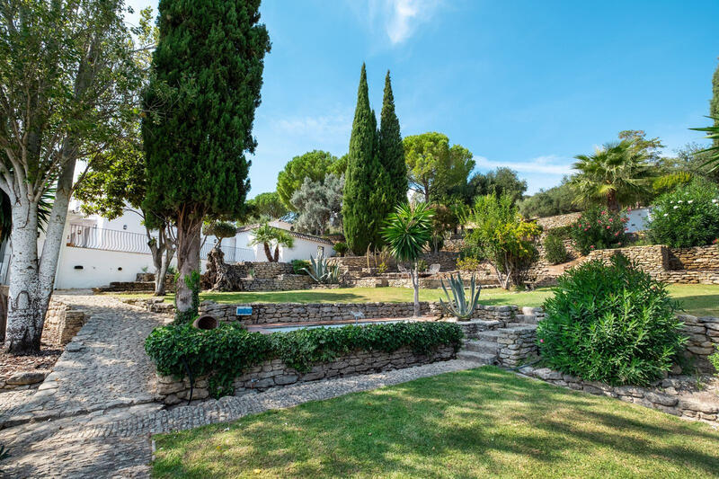 6 bedroom Country House for sale