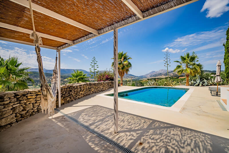 6 bedroom Country House for sale