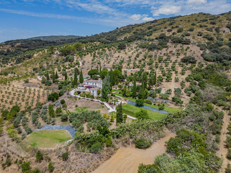6 bedroom Country House for sale