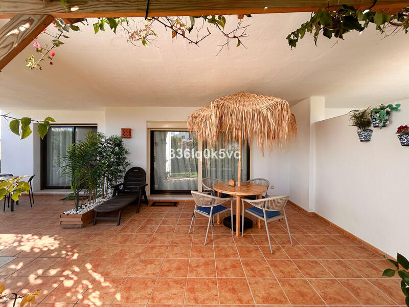 Apartamento en venta en Casares, Málaga