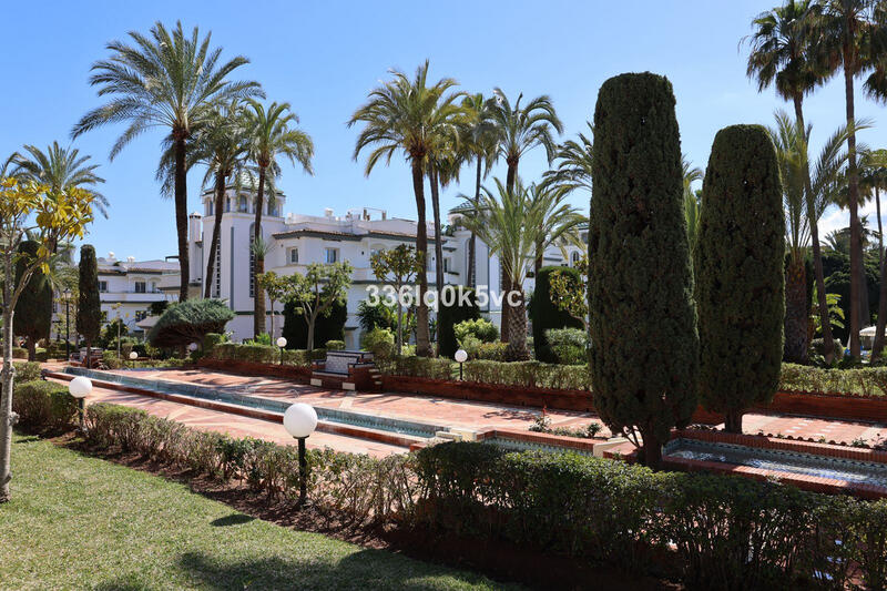 5 bedroom Townhouse for sale