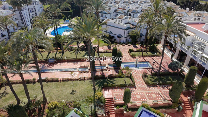 5 bedroom Townhouse for sale