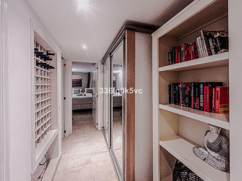 5 bedroom Townhouse for sale