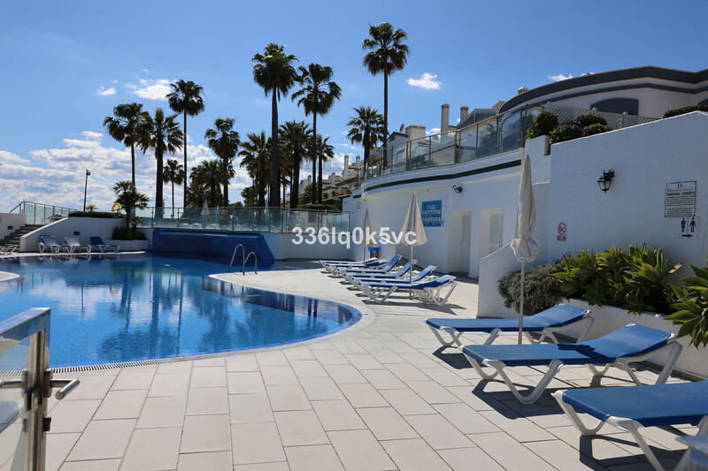 5 bedroom Townhouse for sale