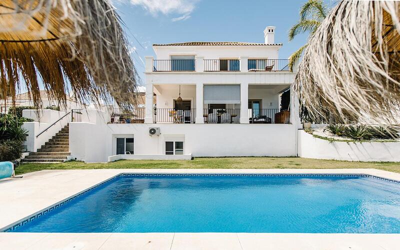 Villa for sale in Estepona, Málaga