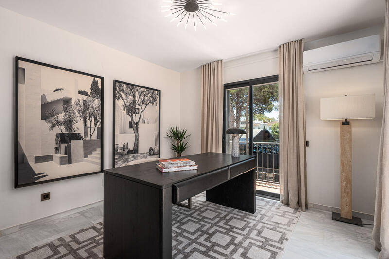 6 bedroom Villa for sale